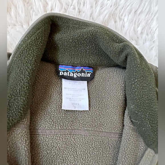 Men’s Patagonia 1/4 zip. Size small - Picture 3 of 3